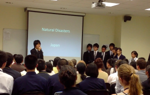 日本チームの発表の様子 日本チームの発表の様子