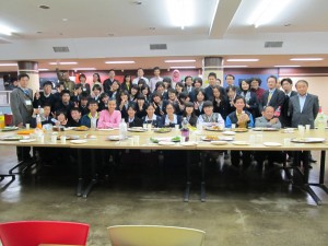 Ag-ESDに参加した高校生(本校+海外各校)と関係の先生方の集合写真