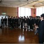 見学後に参加者全員が揃い活発な質疑応答がなされた