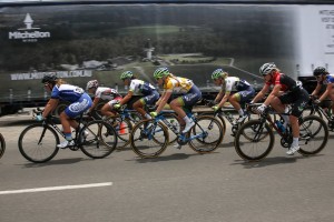 左から二番目、奥