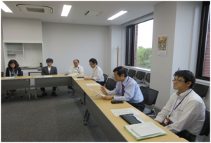 最終日の報告会の様子